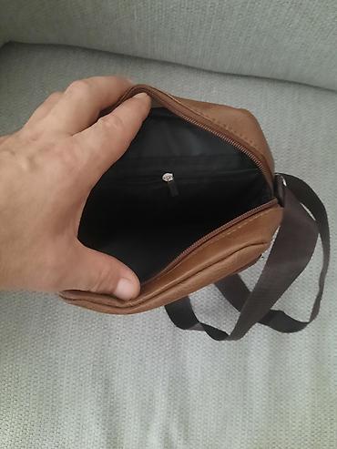 parca canta: Kişi çiyin çantası – JINGPIN brendi Ölçü: 17 × 10 × 22 sm Material — 1