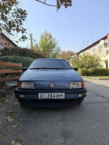 шинный сентр: Volkswagen Passat: 1989 г., Механика, Бензин, Седан