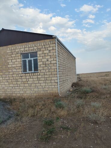 xacmazda ipoteka evler: 4 otaqlı, 400 kv. m, Kredit yoxdur, Təmirsiz
