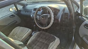 авто вит: Honda Fit: 2003 г., 1.5 л, Автомат, Бензин, Хэтчбэк — 4