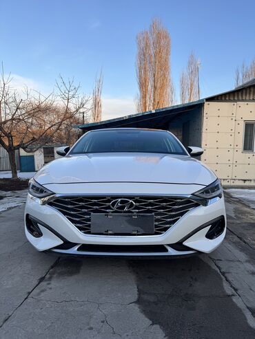 автомобиль продается: Hyundai : 2019 г., 1.6 л, Типтроник, Бензин, Седан