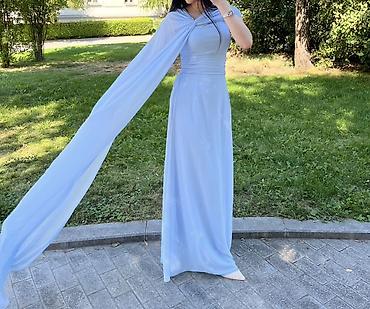 Qadın geyimləri: Açıq mavi rəngdə zərif gecə/libas - Model: uzun, yerə qədər axıcı — 2