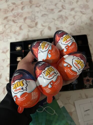 замороженные ягоды: Коллекционные сюрприз‑яйца Kinder Joy x Funko “Stranger Things”. -