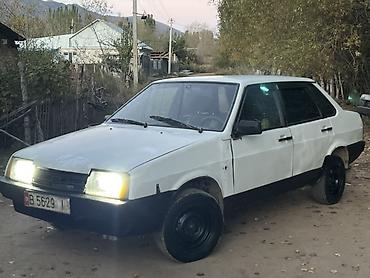 ВАЗ (ЛАДА) 21099: 1993 г., Механика, Бензин, Седан at lalafo.kg ВАЗ (ЛАДА) 21099: 1993 г., Механика, Бензин, Седан