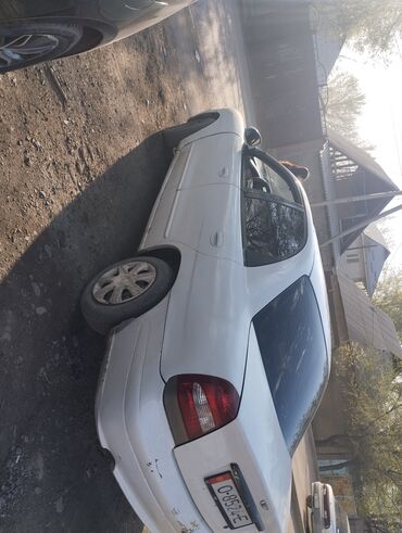 Daewoo: Daewoo Nubira: 2000 г., 1.5 л, Механика, Бензин, Седан