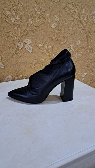 туфли турецкой фирмы: Туфли 38, цвет - Черный