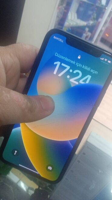 max 3: Mobil telefonlarin alisi 1.kreditden baqlanmis 2.qeydiyatsiz