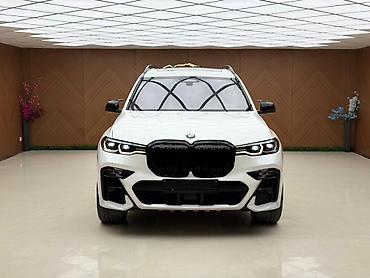 авто в такси: BMW X7: 2021 г., Автомат, Кроссовер — 1