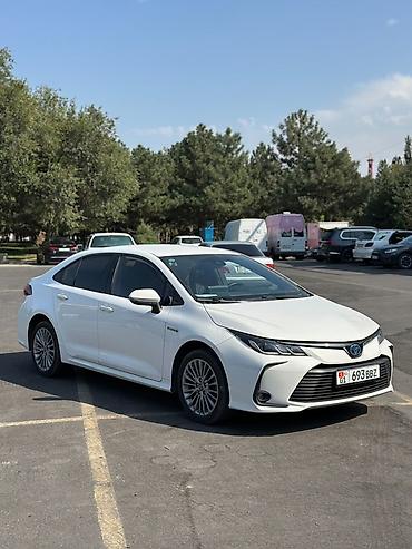 на corolla: Toyota Corolla: 2022 г., 1.8 л, Автомат, Гибрид, Седан — 2