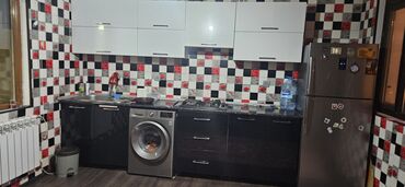 чистка мебели на дому: Mətbəx mebel dəsti və texnikalar - Üst modul: ağ rəngli, parlaq