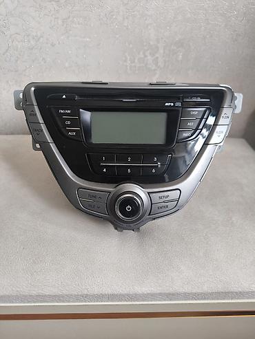211 nar nomreler: Avtomobil üçün original multimedia/radio bloku və ön çərçivə. Cihazın — 1