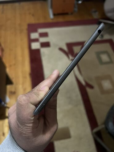 Apple iPad: Apple iPad mini (Space Gray) - Kompakt 7.9 düymlük Retina ekran – — 7