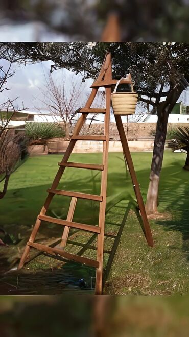 штатив профессиональный: Продаю японскую трехногую стремянку, высота 3м, новая