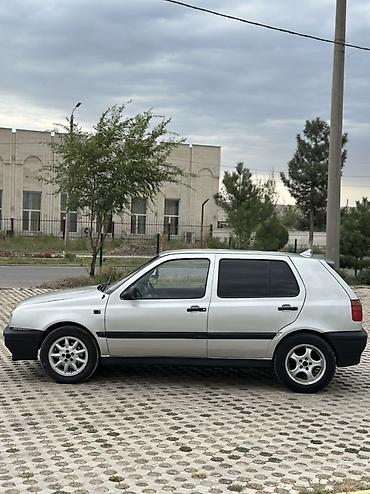 некая: Volkswagen Golf: 1994 г., 2 л, Механика, Бензин, Хэтчбэк — 7