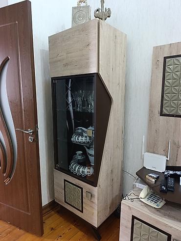 asm mebel: Qonaq otağı mebel dəsti Tərkibi: - 2 ədəd şkaf-vitrin: şüşə qapılı — 1