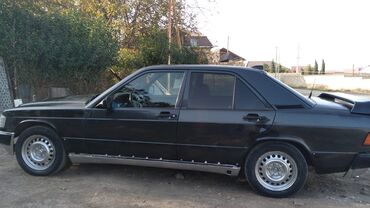 Mercedes-Benz: Mercedes-Benz 190 (W201): 1.8 l | 1990 il Sedan — 8