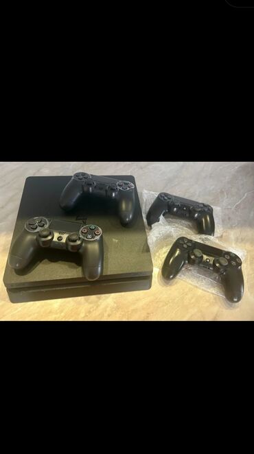 4 lü çanta: PlayStation 4 Slim oyun konsolu + 4 ədəd DualShock 4 pult