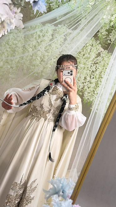 прозрачные: Прокат платья 3500 с 2 кунго Нарядное этническое платье в светлом — 4