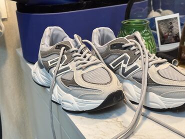 boz rəngli qadın krossovkaları: New Balance, Ölçü: 36, rəng - Boz, İşlənmiş