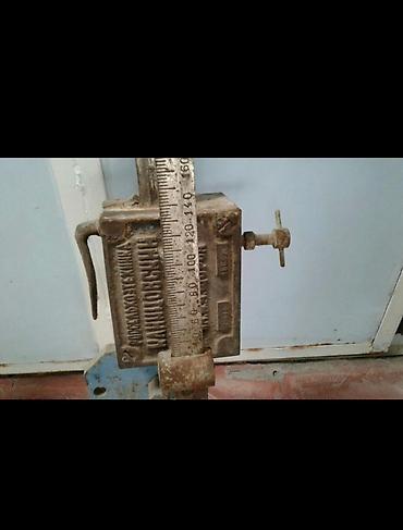 çəki: Tərəzi qolu 20 tonluq. 180 manat
Gəncə — 2