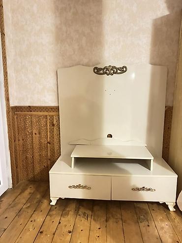 hesir stul: Klassik üslubda qonaq otağı mebel dəsti Dəst tərkibi: - 8 nəfərlik — 2