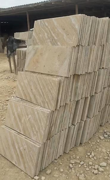 Dekorativ daşlar: Qumdaşı üzlük plitələri Məhsul təsviri: - Təbii qumdaşından kəsilmiş — 15