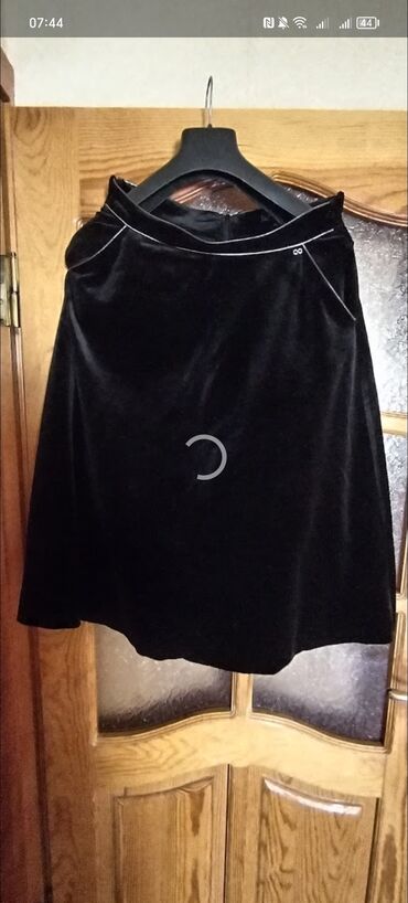 юбки солнце клеш: Qadın ətəyi – qara məxmər - Material: yumşaq məxmər (qara rəng) -