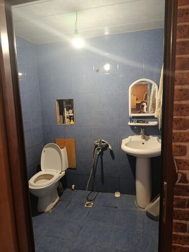 Uzunmüddətli kirayə mənzillər: 2 otaqlı mənzil – tam mebellə və texnika ilə Plan: - Geniş yataq — 15