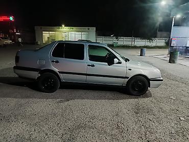 Транспорт: Volkswagen Vento: 1992 г., 1.8 л, Механика, Бензин, Седан — 3