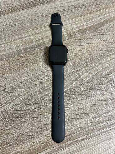 Личные вещи: Apple Watch SE 44mm чёрные Без комплекта Батарейка 100% Состояние