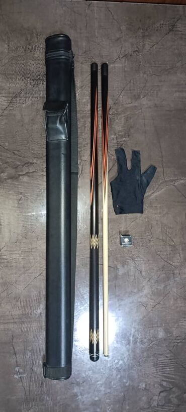 ткань для бильярдного стола: Набор для бильярда/пула: - Разборный кий из двух частей: нижняя часть