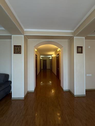 Продажа коттеджей и домов: 🏡 Продаётся дом - 600 м2 ⛳️ Участок - 10 соток 📍Локация: с. Кок-Жар — 15