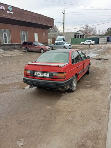 красный пассат: Volkswagen Passat: 1989 г., 1.8 л, Механика, Газ, Седан