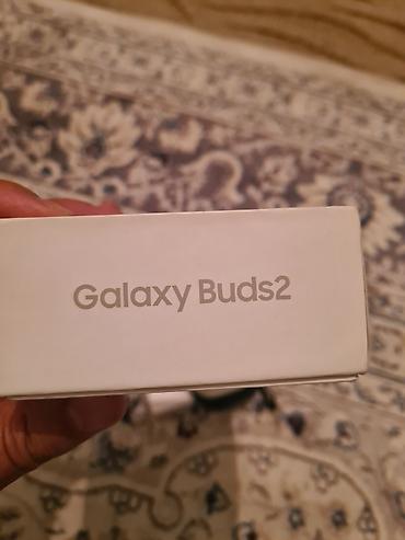 сколько стоит сони плейстейшен 1: Samsung Galaxy Buds2 (модель SM‑R177), цвет Olive. Ключевые — 1