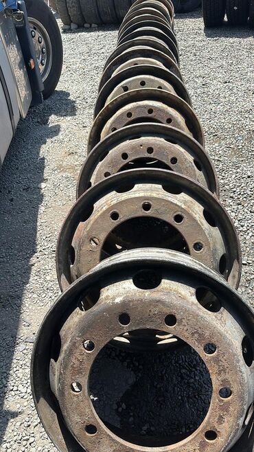 Диски: Железные Диски R 22,5 отверстий - 8 at lalafo.kg — 2 Диски: Железные Диски R 22,5 отверстий - 8 — 2