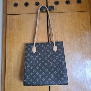 Tašne: ﻿﻿﻿Louis Vuitton Guang Tong tašna, dužina 30 cm bez ručki, širina 29