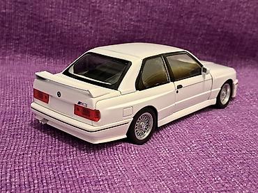 Figurice i makete: BMW M3 E30 "Kocka" 1:24 White Perla NOVO! Model BMW serije 3 na lalafo.rs — 4 Figurice i makete: BMW M3 E30 "Kocka" 1:24 White Perla NOVO! Model BMW serije 3 — 4