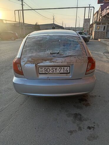 xacmaz masin: Kia Rio: 1.5 l | 2005 il Sedan
