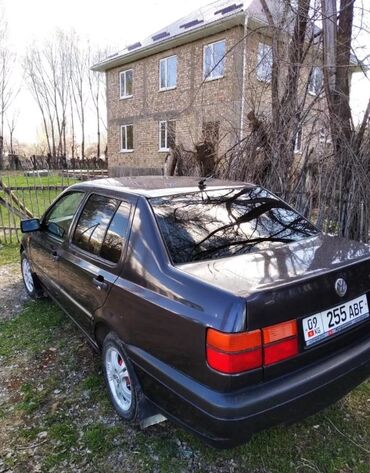 мерс 210 автомобиль: Volkswagen Vento: 1994 г., 1.8 л, Механика, Бензин, Седан