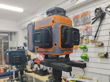 прожектор на крышу: Лазерный уровень DEKO на штативе - Формат 3D/360°: три проецирующие — 3