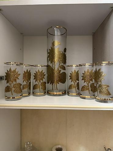 gold hen: Bagema kompotnitsa
Qrafinka ve 6 Eded bardaq. Çexiya istehsalıdır — 1