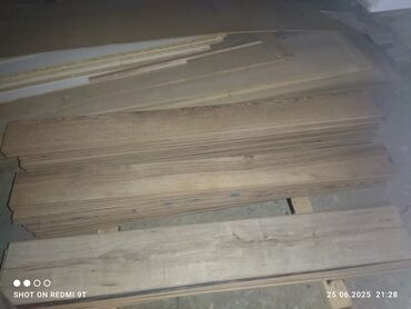 Laminat 6manat 50 qəpikdir sadəcə rəngləri qarışıqdır təzədir heç