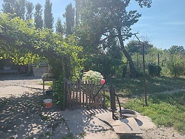 Продажа коттеджей и домов: Продается жилой дом с большим участком и закрытым двором. Описание — 4