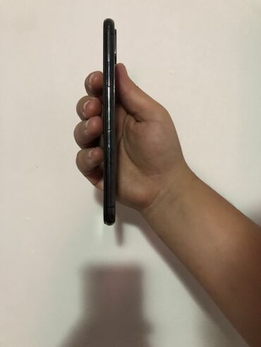 корейские телефоны: IPhone X, Кара