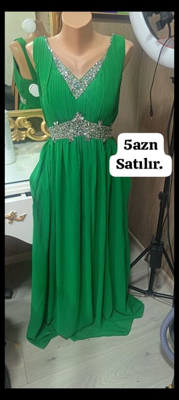 Ziyafət donları: Hər biri 5/6azn arsi satlir ərazi Binə savxoz — 6