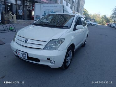 Toyota ist: 2004 г., 1.3 л, Автомат, Бензин, Хетчбек