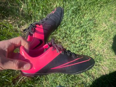 Бутсы: Продаю оригинальные Nike JR Mercurial VICTORY (32 размер)
