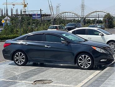 sideniya: Hyundai Sonata: 2 l | 2014 il Sedan — 4