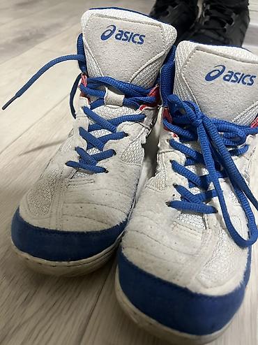 боксерские перчатки оригинал: Мужские кроссовки, 39, Asics, Б/у, цвет - Белый, Самовывоз — 1