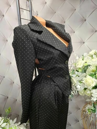 Kompleti: Damsko odelo – sako i pantalone sa sitnim tačkicama - Model: dvodelni — 3